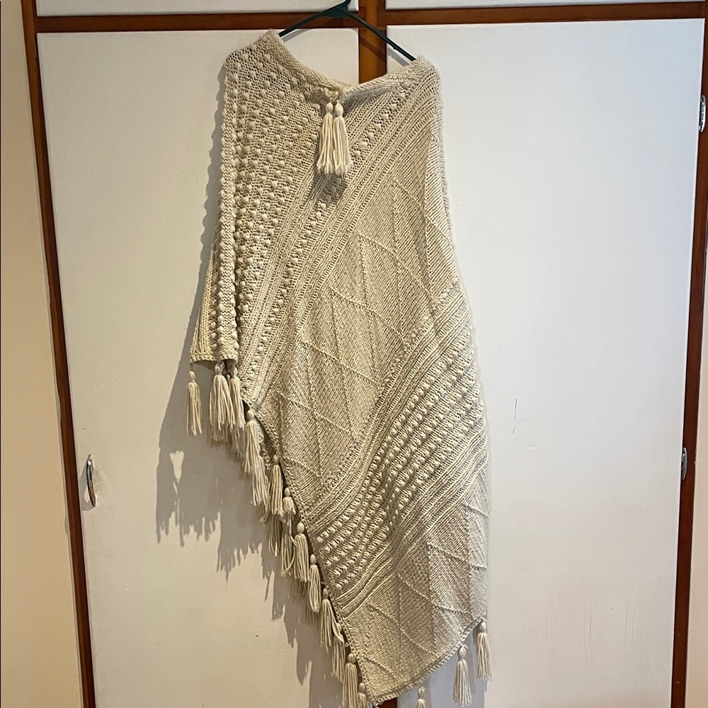 Knit Cream Poncho
